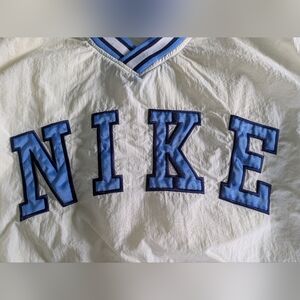 Vintage Nike Off White and Blue Pullover With Pockets